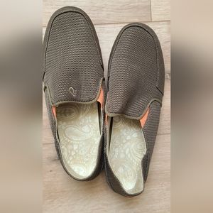 Brown and orange GUC Olukai Waialua slipons